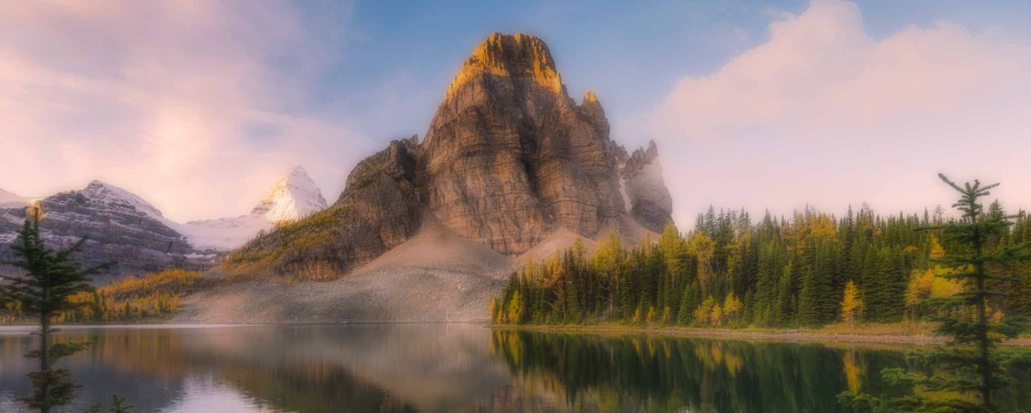 'A scenic national park mountain lake.'