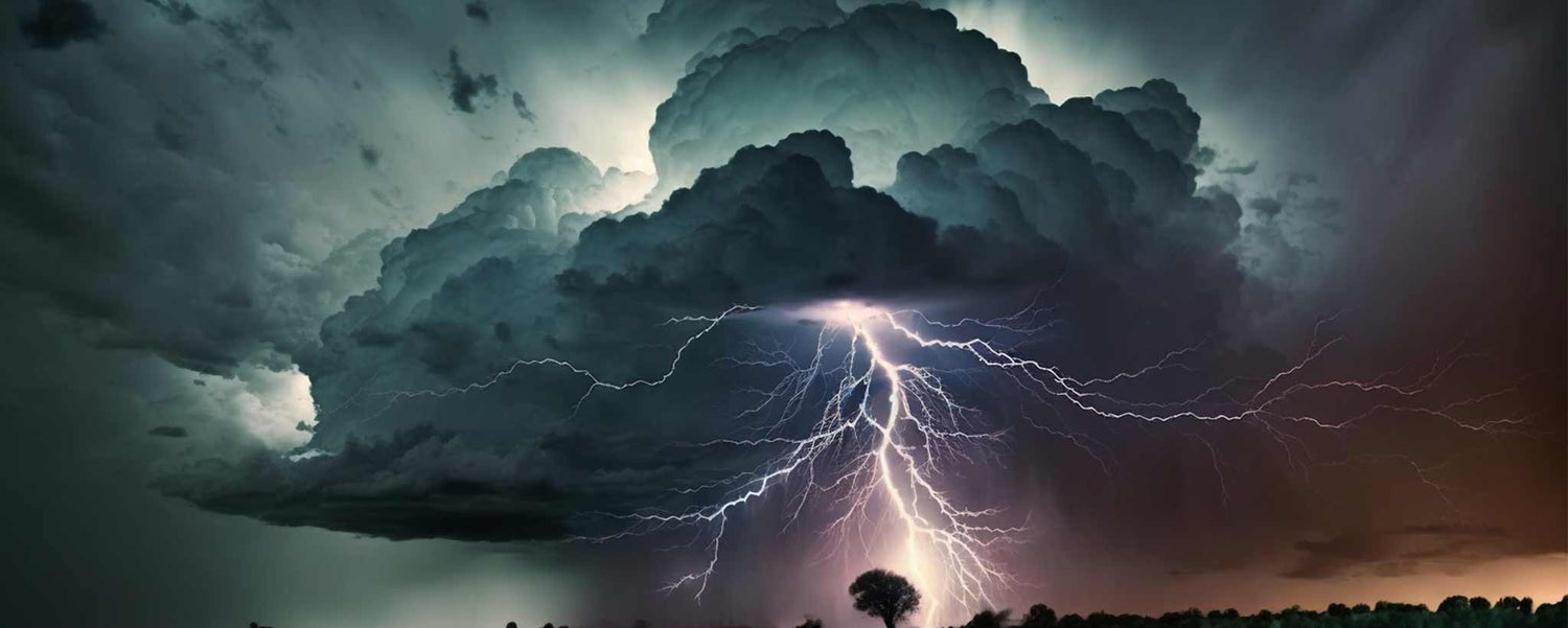 A frightening lightening storm. (ai)