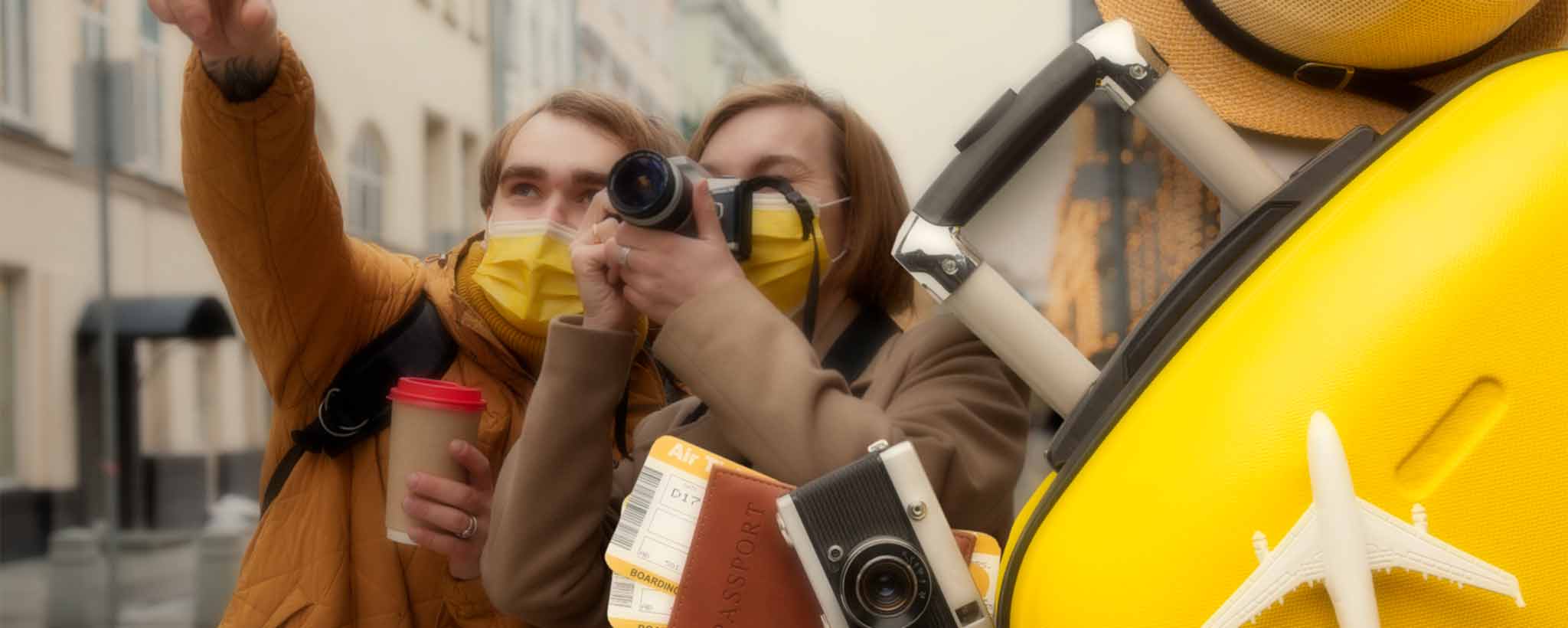 'Pandemic tourists couple'