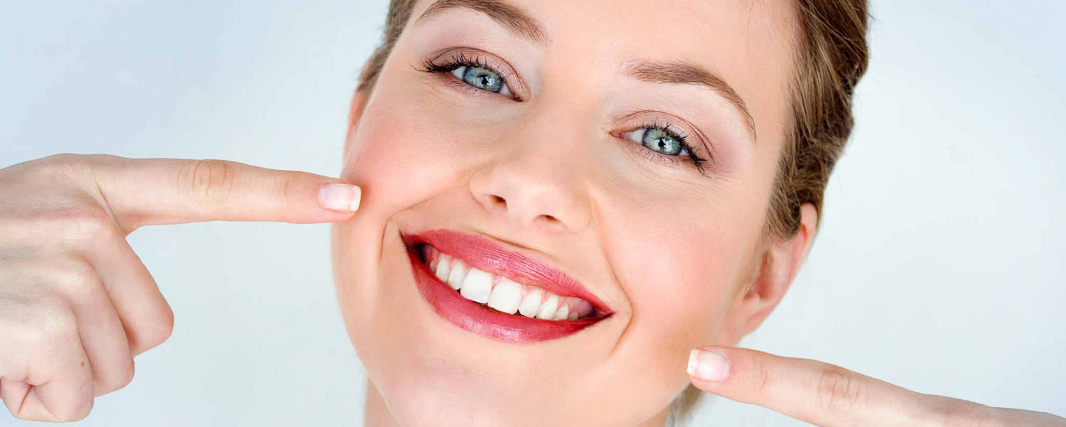 Porcelain Veneers or Bonding?