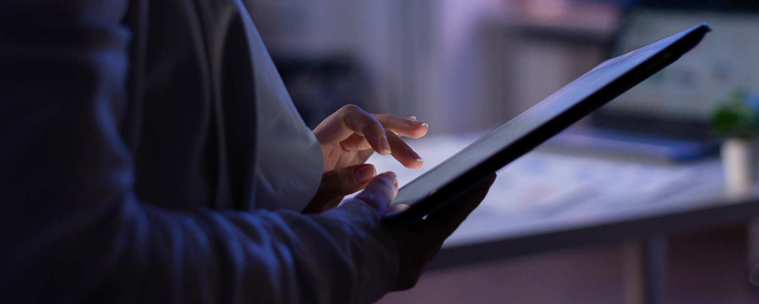 Hand tapping digital tablet