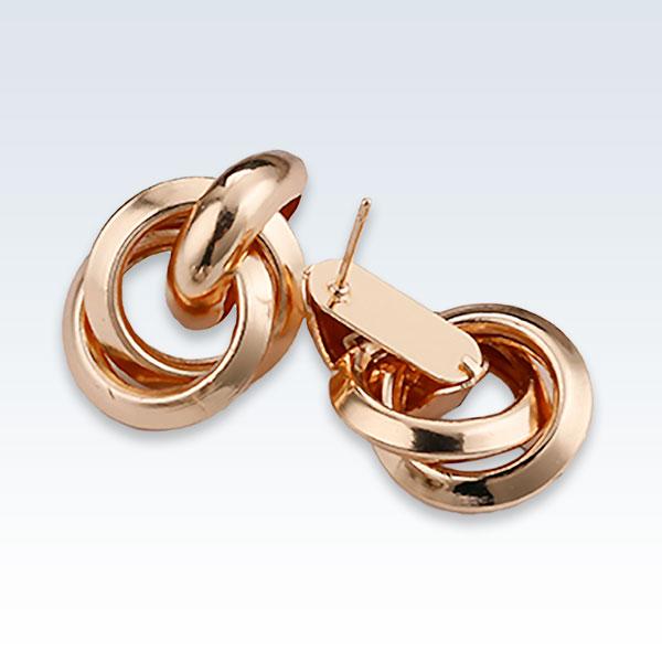 Interlocking Gold Circles Earrings Back